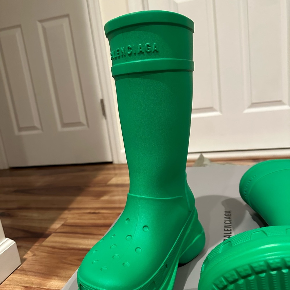 Balenciaga Vibrant Green Rain Boots - Picture 3 of 7